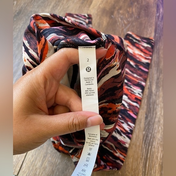 Lululemon Align High Rise 25” Tiger Tide Smoky Red Multi Size 2 NWOT - Picture 4 of 4
